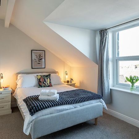 Stunning 5 Bedroom 5 En-Suite Victorian House In Harrogate Exteriör bild