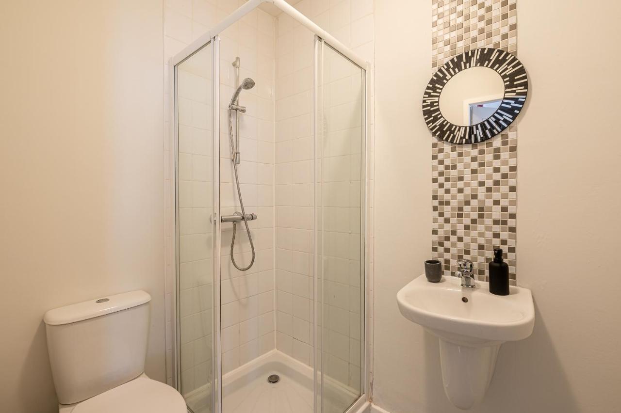 Stunning 5 Bedroom 5 En-Suite Victorian House In Harrogate Exteriör bild